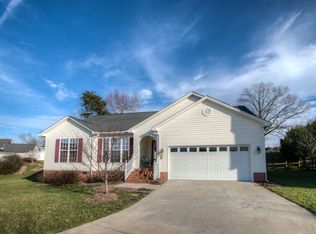 3020 Hereford Ln, Dallas, NC 28034