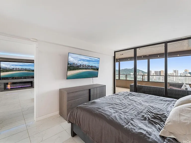 581 Kamoku St #3704 — Photo 9