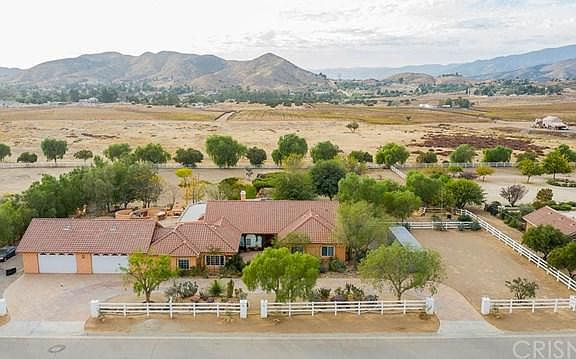 4th image of 34837 Sweetwater Dr