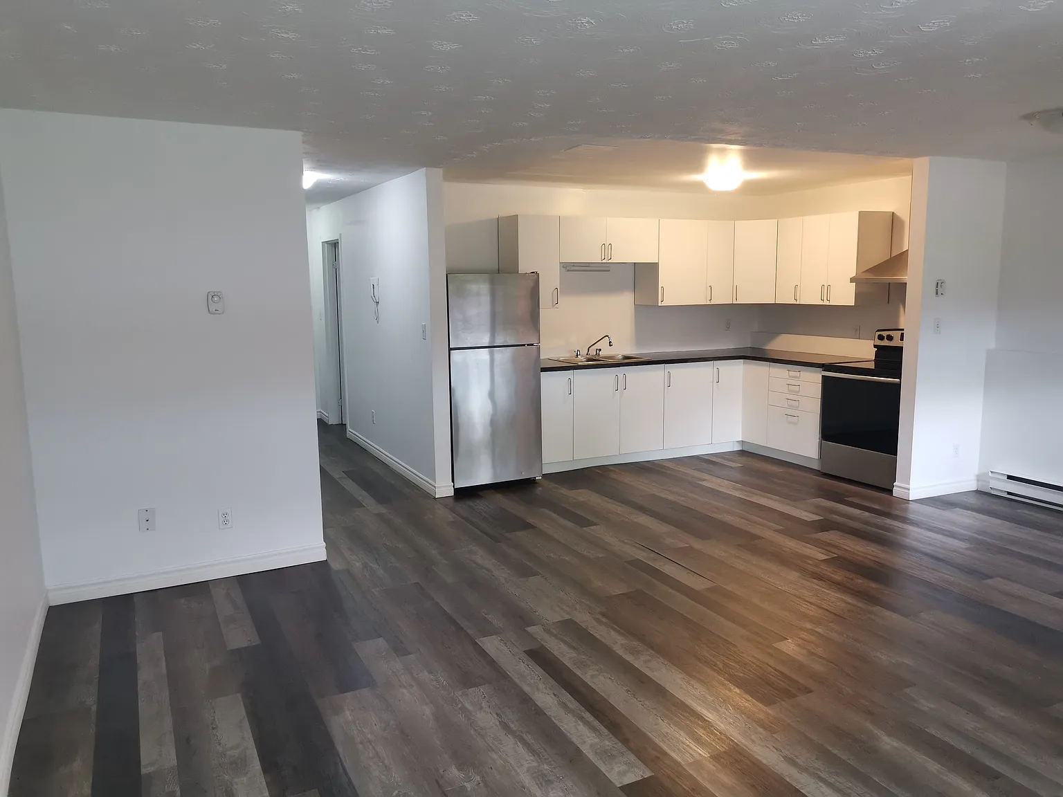 Valleywood Apartments — Photo 2