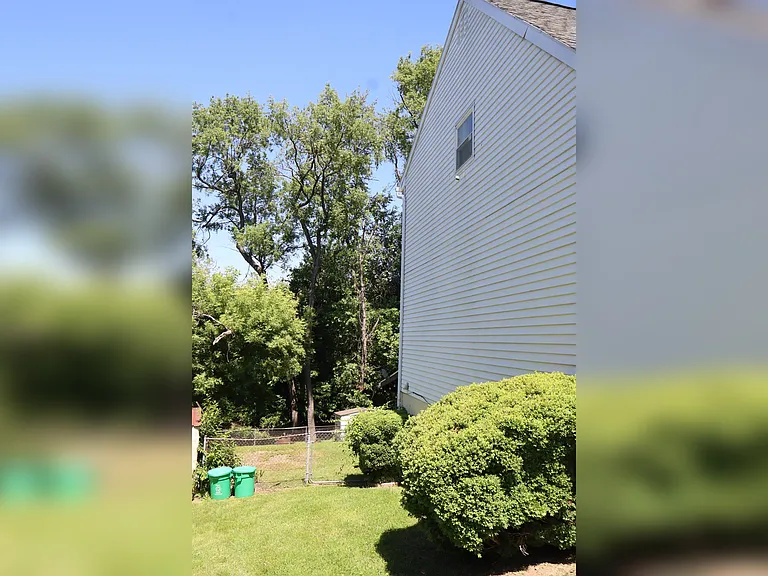 649 S Front St — Photo 4