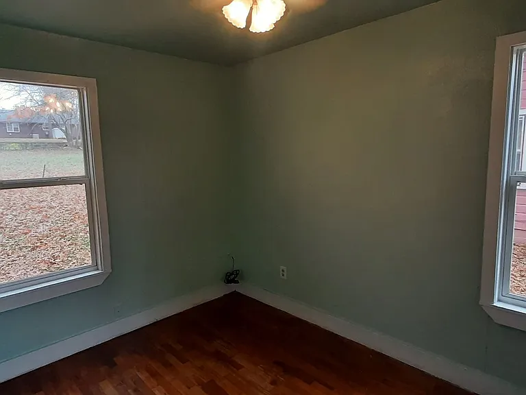 1301 W Vine Ave — Photo 13