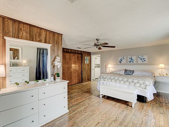 4th image of 406 Bryan Dr