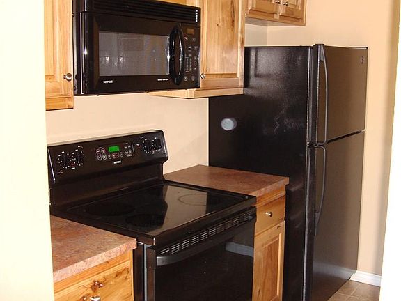 3rd image of 1901 Holleman Dr #208
