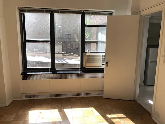 Rented by Carlyle Property Management | media 7