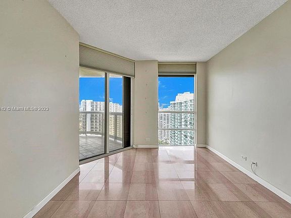 3rd image of 20191 E Country Club Dr APT 2702