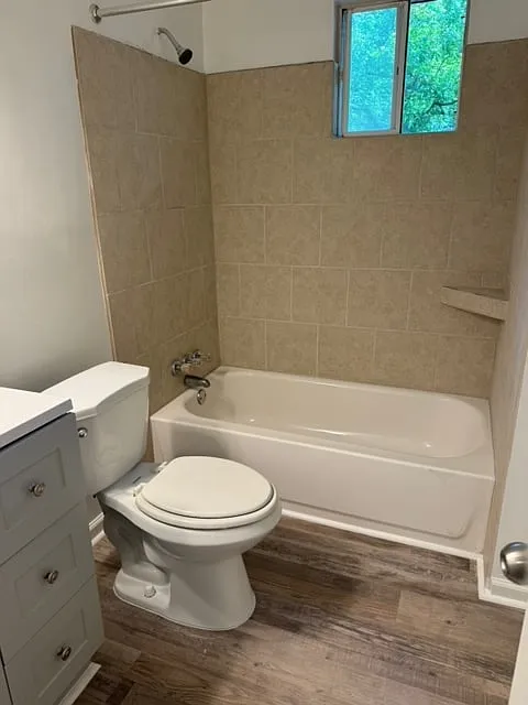 2 bed, 900 sqft, $1,600 — Photo 3