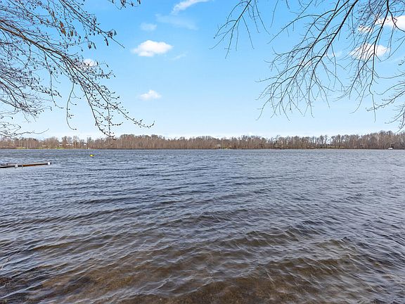 3rd image of 35081 Sweet Lake Dr
