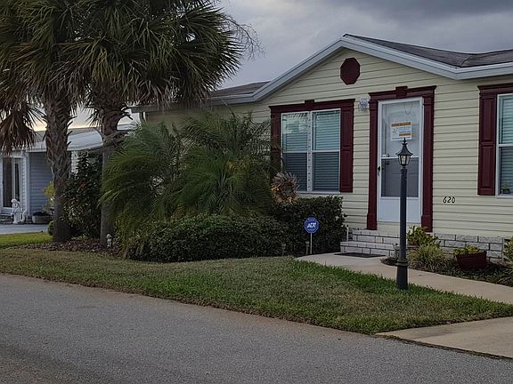 nicely landscaped and curb appeal !!