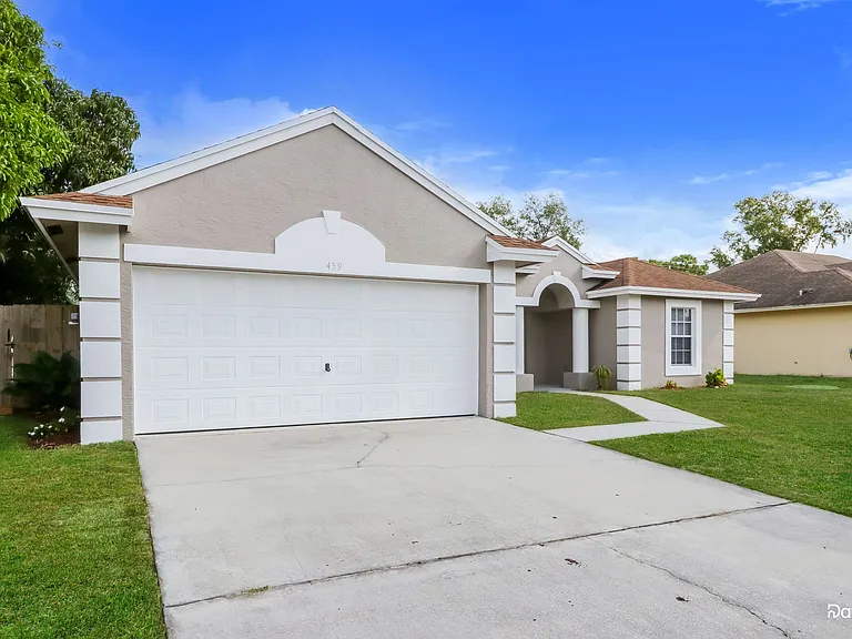 459 SW Laconic Ave — Photo 3