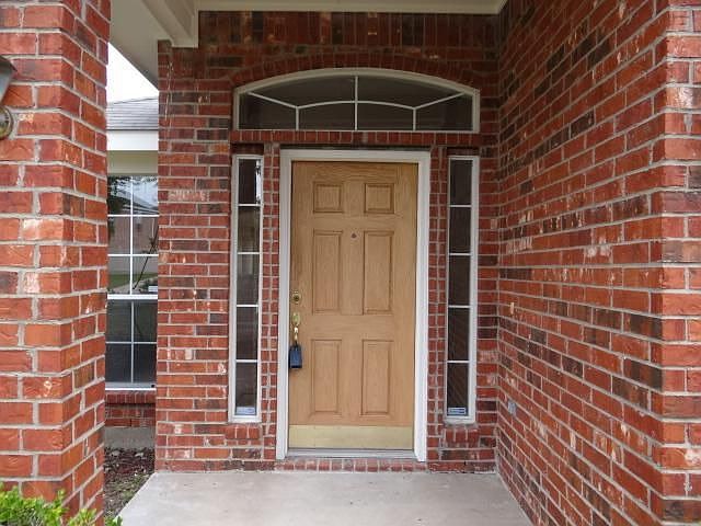 1st image of 533 Stonewall Ct
