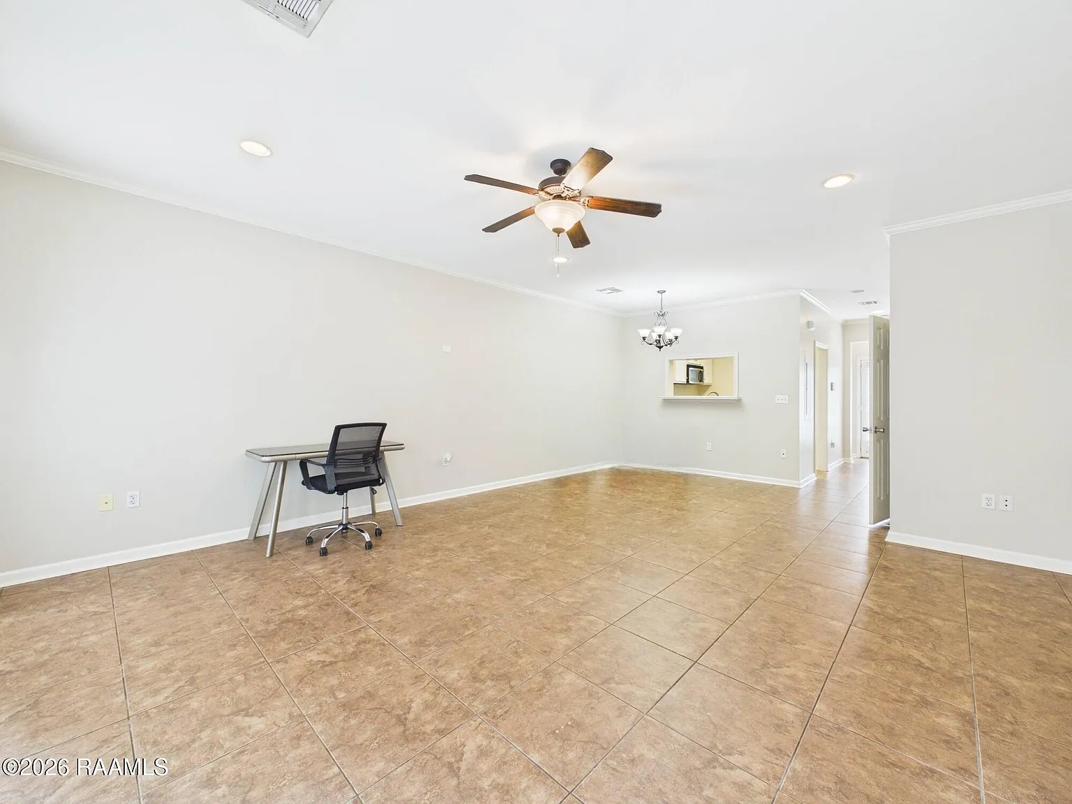 2 bed, 2.5 bath, 1386 sqft, $1,600 — Photo 4