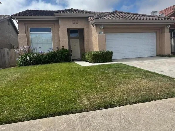 208 Clinton Ct, Salinas, CA 93906