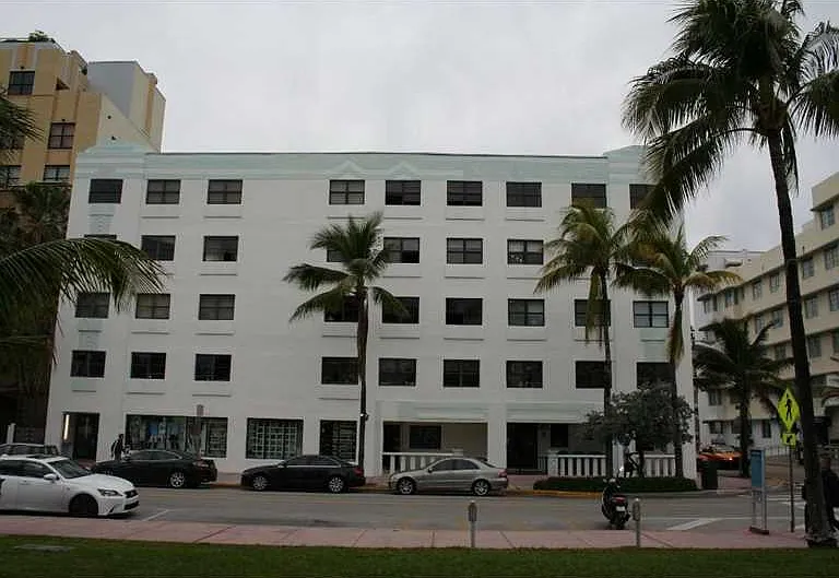 1390 Ocean Dr #402 — Photo 2
