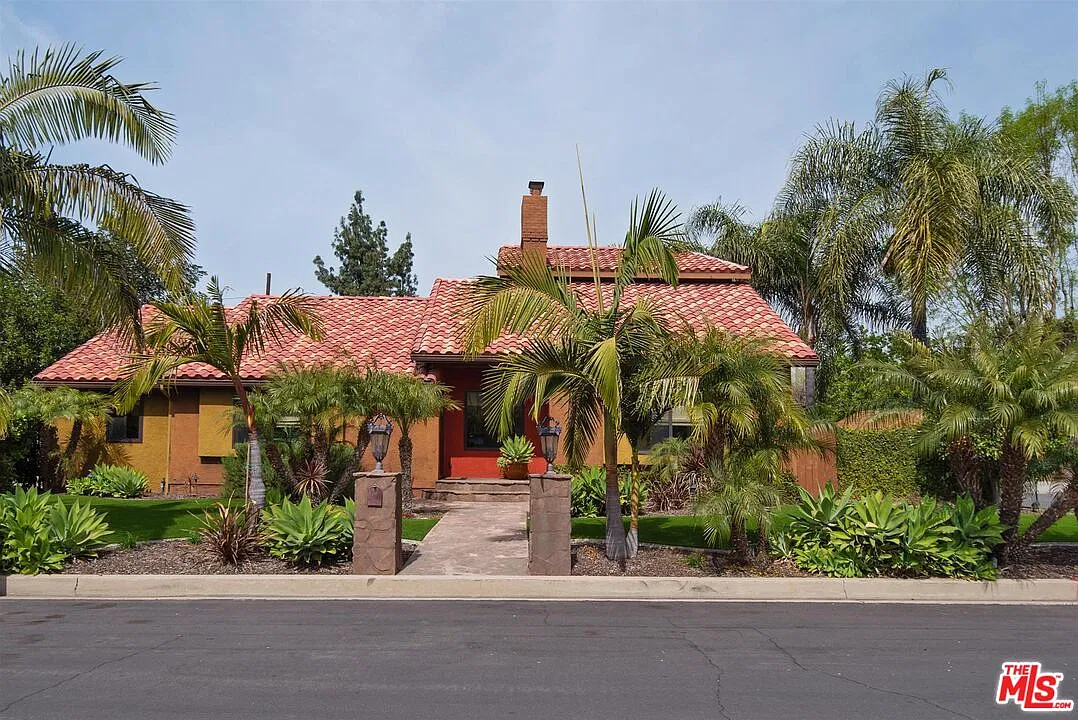 4 bed, 3.0 bath, 2792 sqft, $7,200 — Photo 1