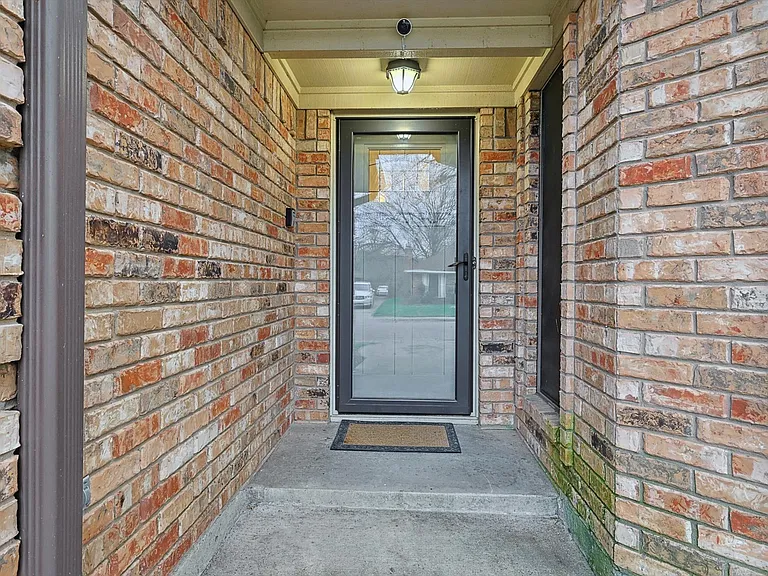 609 Arbor Creek Dr — Photo 9