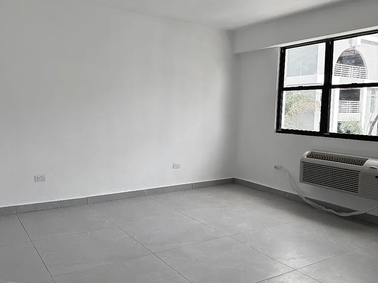 174 Cond Plaza Villamil #4 — Photo 6
