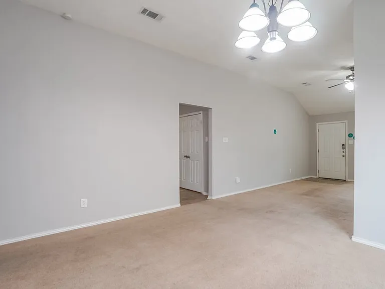 15154 Elstree Dr — Photo 5