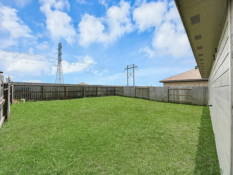 9206 Burnet Fields Dr — Photo 39