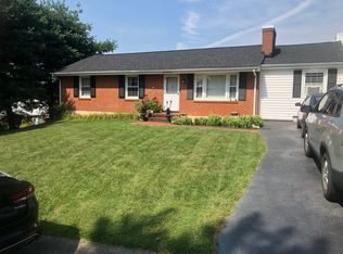 917 Gatling Ln, Salem, VA 24153