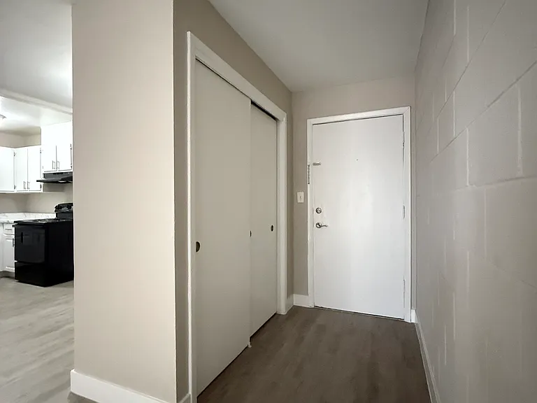 Tailwinds Apartments — Photo 11