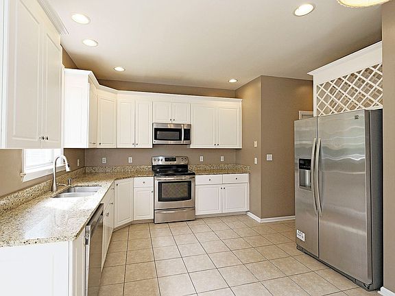 4th image of 2371 N Chesterfield Ct