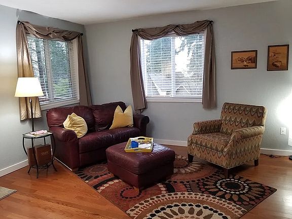 2nd image of 3121 Preble St