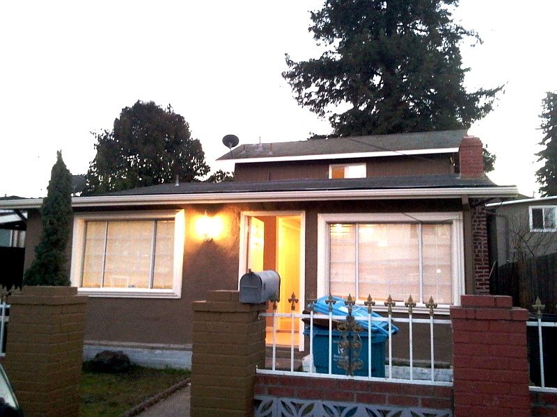 1st image of 2724 Blenheim Ave