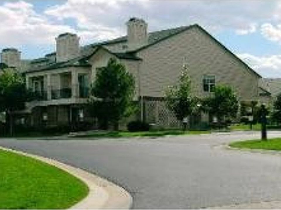 1st image of 1860 Shamrock Dr