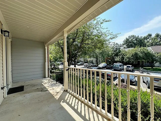 3 bed, 1320 sqft, $2,699 — Photo 4