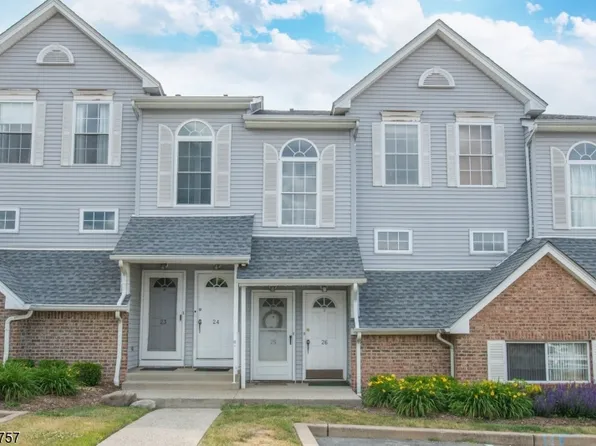 25 Victory Ct, Victory Gardens Boro, NJ 07801