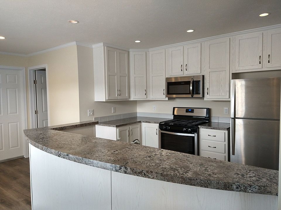 2nd image of 239 Roosevelt Dr #239