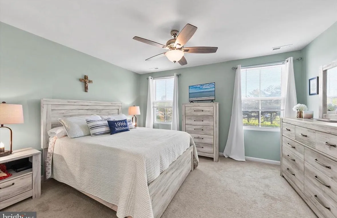 3 bed, 1200 sqft, $2,250 — Photo 3