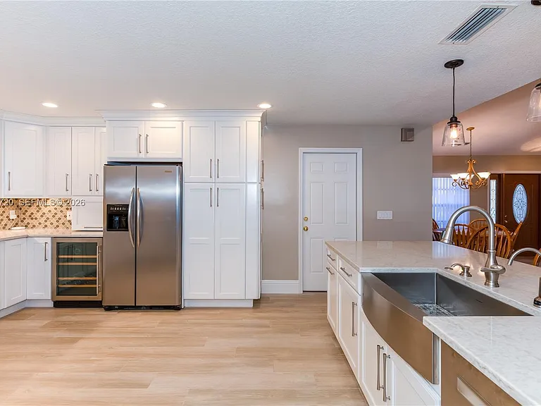 850 Amherst Ave — Photo 12