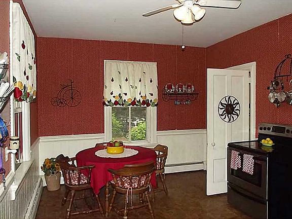 3rd image of 102 Farnum Pike