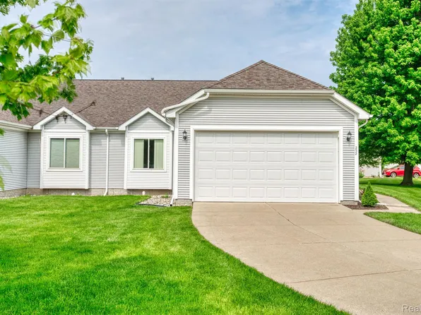 232 Aberdeen Ct, Flushing, MI 48433