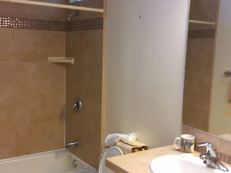 2148 Glenn St — Photo 14