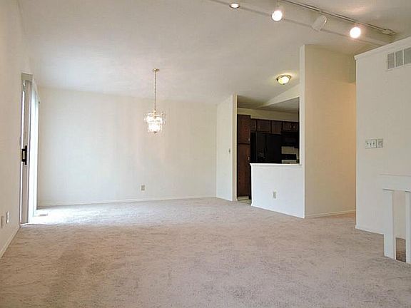 4th image of 3139 Stillmeadow Dr