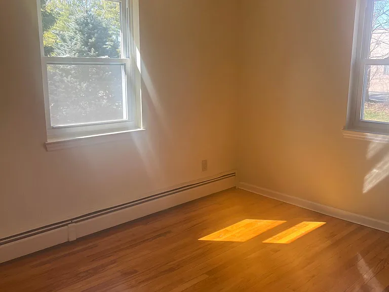 Janet Dr — Photo 8