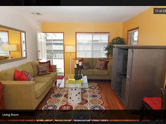 3rd image of 470 E Magnolia Blvd