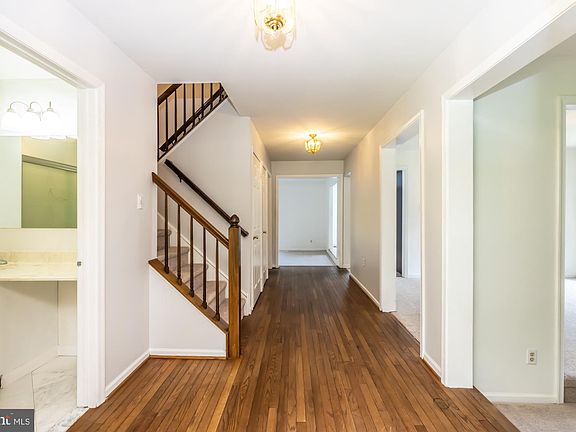 4th image of 104 Blenheim Pl