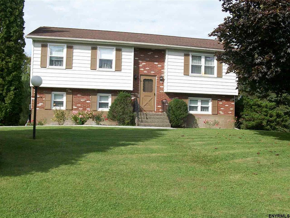1st image of 9 Barley Ct
