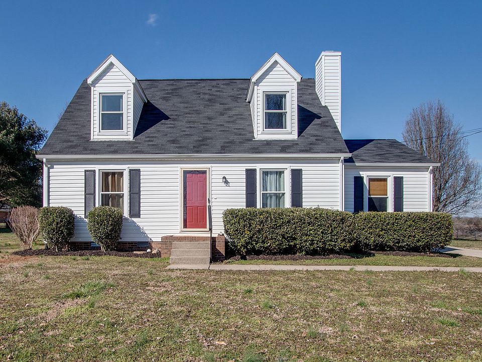 1st image of 2610 Deerpath Dr