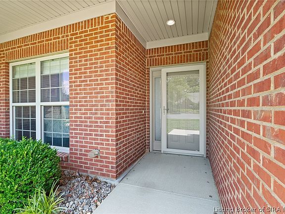 4th image of 2128 Pickwick Drive