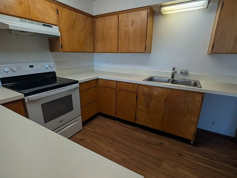 105 N Broad St — Photo 6