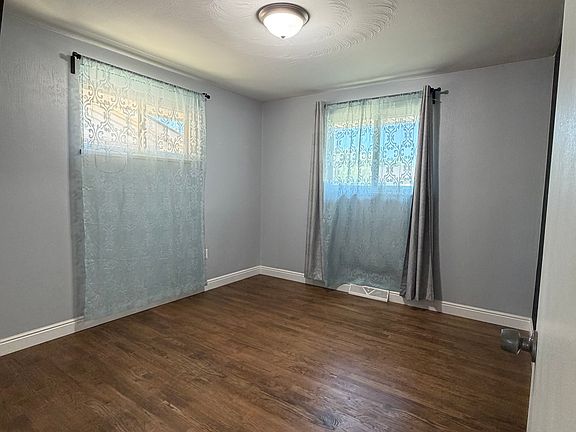 5th image of 241 S 15th Ave