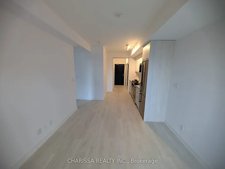 75 James St S #612 — Photo 4