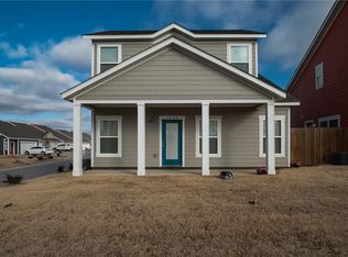 1636 N Golf Club Dr, Fayetteville, AR 72704