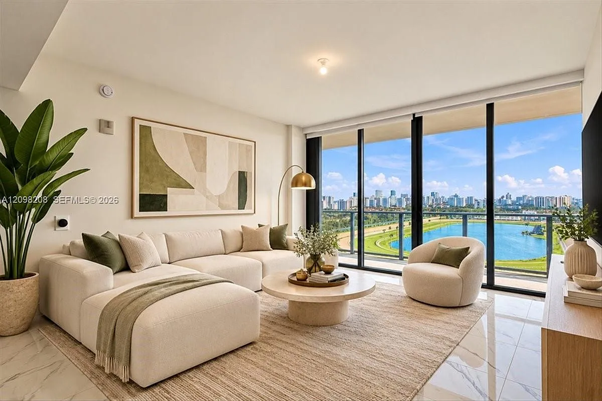 Oasis West — Photo 4