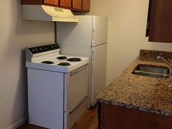 5th image of 2522 Redbud Ln #12
